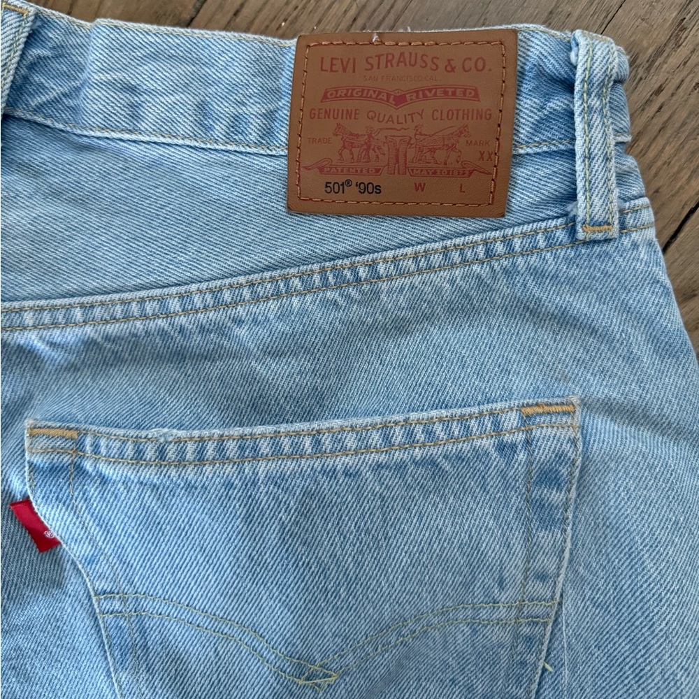 Levi 501 90s Light Wash Jeans